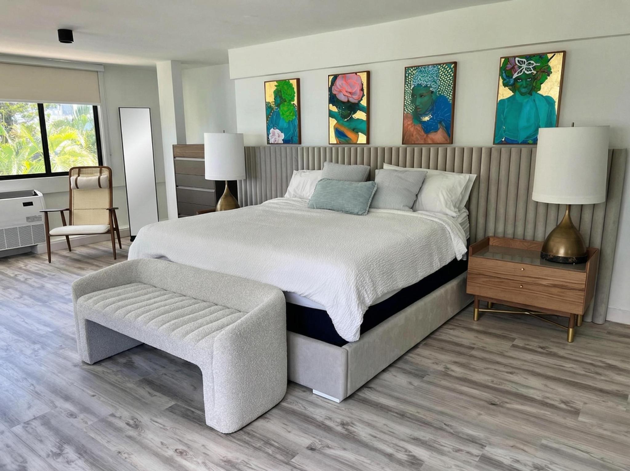 Master king suite with portrait gallery